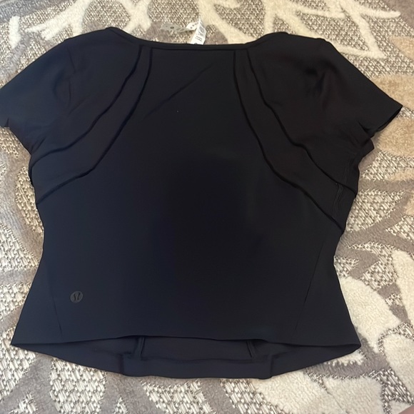 Square Neck Mesh and Nulu Yoga T-Shirt - Picture 4 of 5